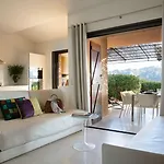 База отдыха Domaine Santa Giulia Palace Порто-Веккьо