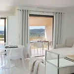 База отдыха Domaine Santa Giulia Palace