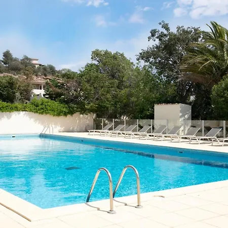 ホリデーパーク Domaine Santa Giulia Palace ポルトヴェッキオ