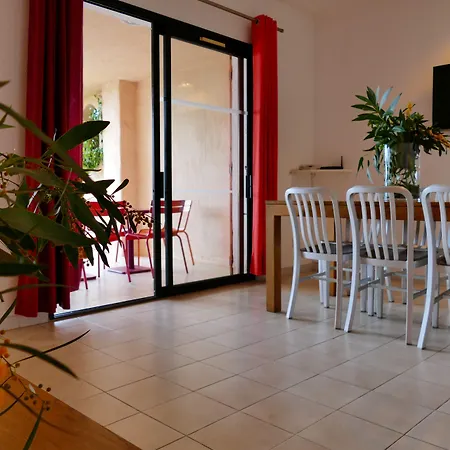 منتزه العطل Domaine Santa Giulia Palace