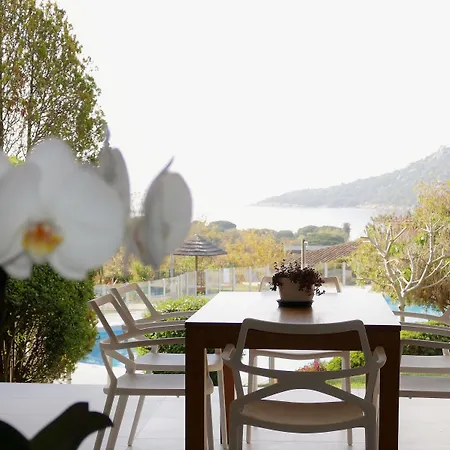 ホリデーパーク Domaine Santa Giulia Palace 4*