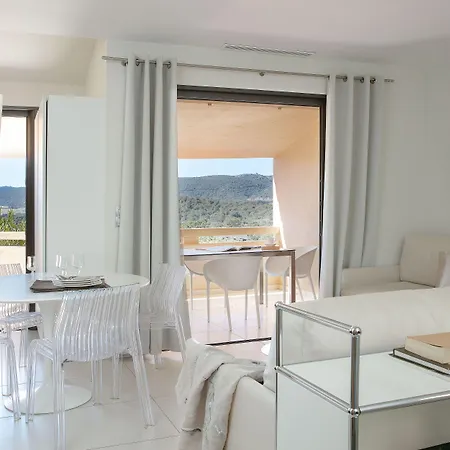 منتزه العطل Domaine Santa Giulia Palace