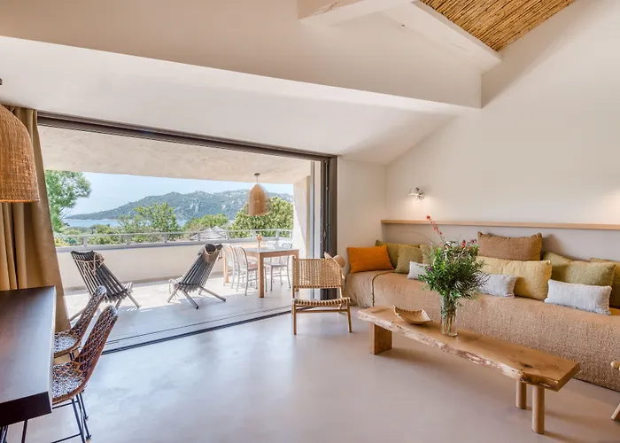 Domaine Santa Giulia Palace